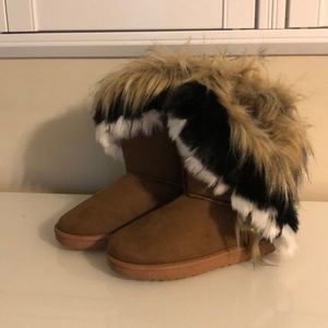 Ladies Fashion Boots.